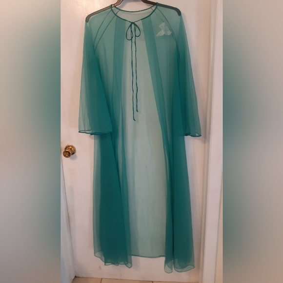 Vintage negligee and peignoir robe set - Picture 7 of 9